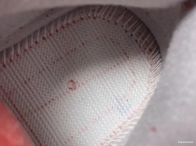 HYPE CJ0939-100 University Jordan Air 3 Retro White Tinker Red 0626